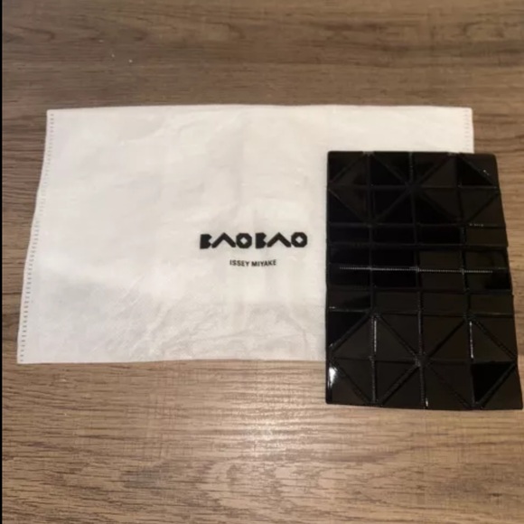ISSEY MIYAKE | BAO BAO Geo Bifold Card Case - NWOT (Black) - Picture 6 of 9